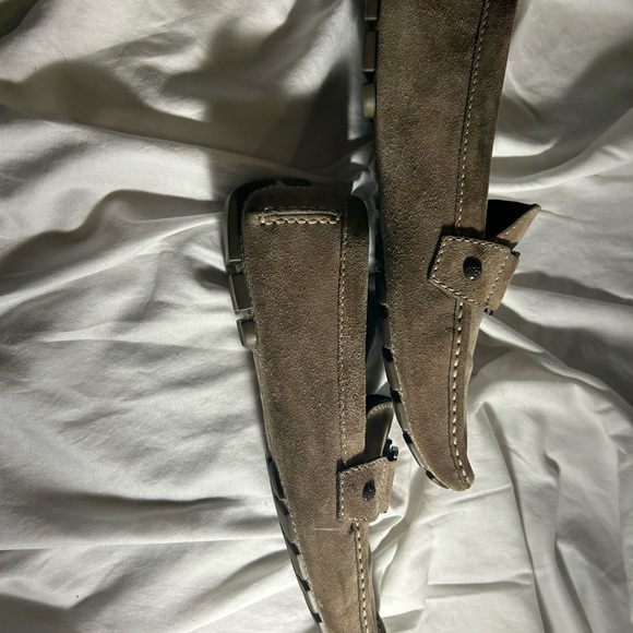 Louis Vuitton Suede Driving Shoes, Size 9, Tan - Picture 2 of 7